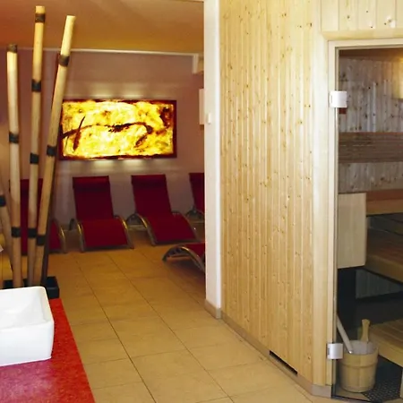 In With Panoramic Mountain Views *