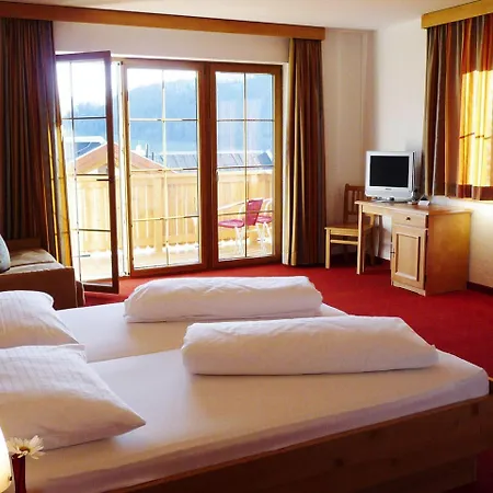 In With Panoramic Mountain Views Vakantiehuis *