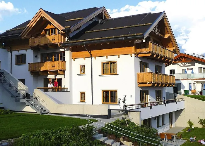 In With Panoramic Mountain Views בית נופש