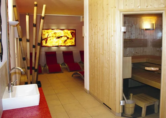 In With Panoramic Mountain Views *