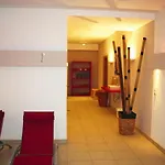 In With Panoramic Mountain Views 度假居