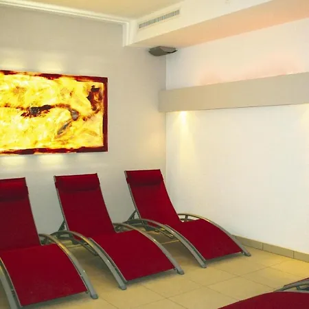 In With Panoramic Mountain Views