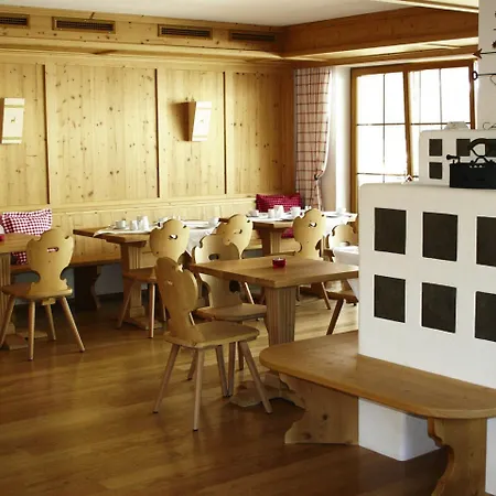 In With Panoramic Mountain Views *